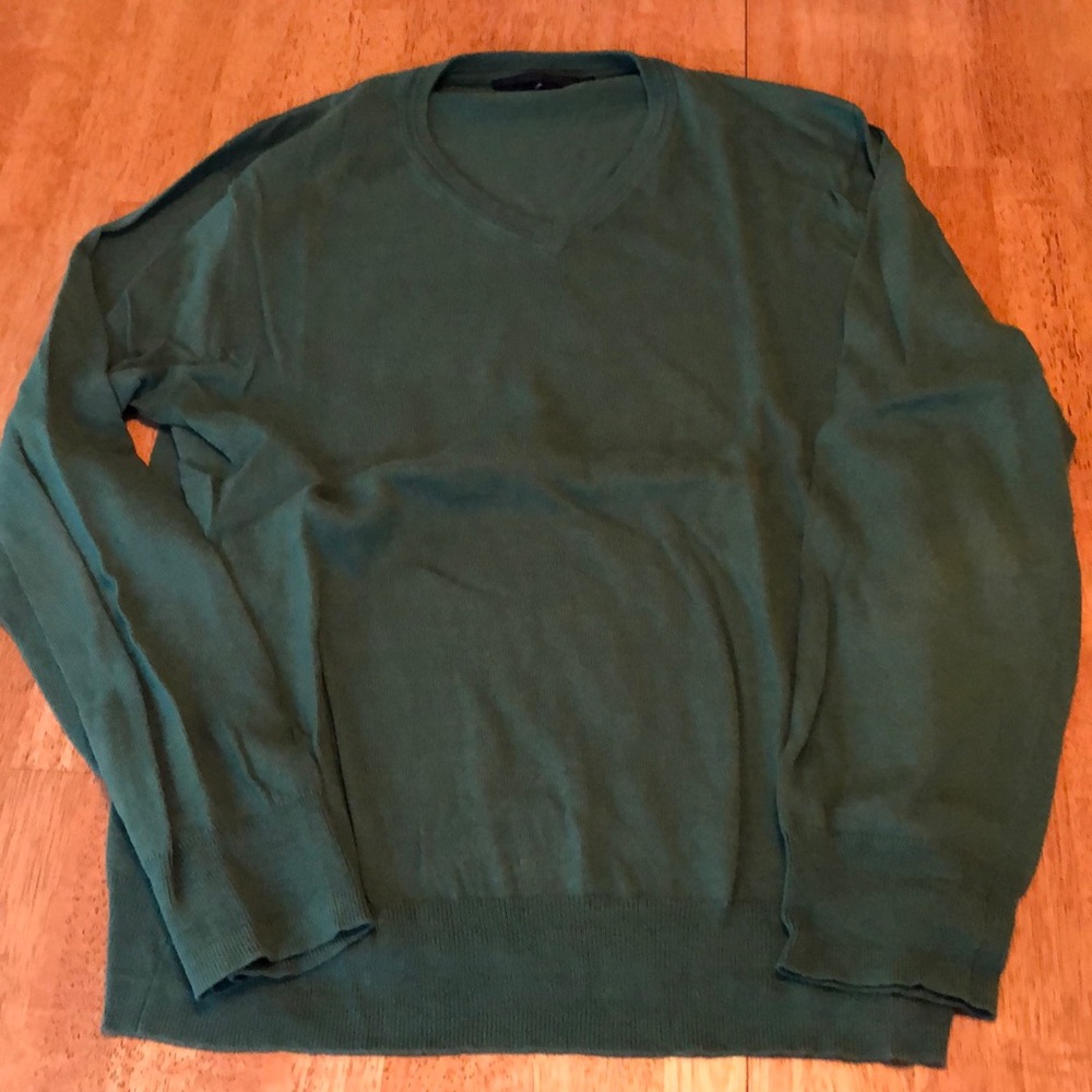 Gap V-neck sweater